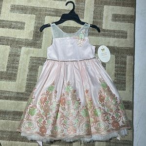 Girls Size 6-American Princess Dress.. Brand New.. With Tags